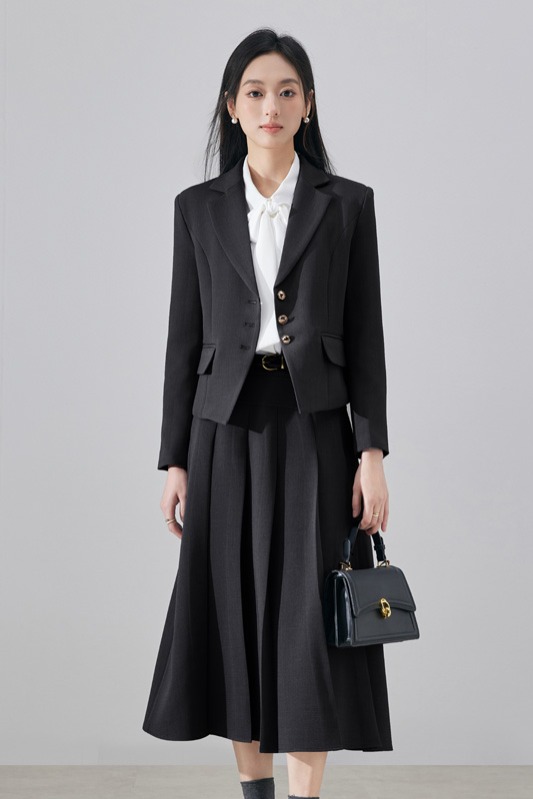 Single breasted suit, half skirt, two-piece set, professional women's clothing, 2025 autumn, simple and capable temperament, high-end suit Single breasted suit, half skirt, two-piece set, professional women's clothing, 2025 autumn, simple and capable temperament, high-end suit