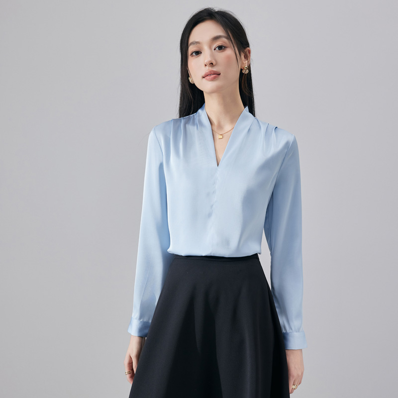 High end temperament V-neck shirt, women's 2025 early autumn new fashion, simple and casual versatile shirt set