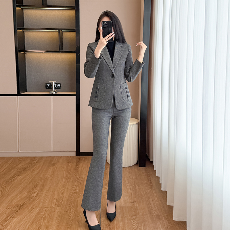 Woolen suit set for women in autumn and winter of 2025, new style, simple and capable, slim fit and slimming temperament, commuting long sleeved suit Woolen suit set for women in autumn and winter of 2025, new style, simple and capable, slim fit and slimming temperament, commuting long sleeved suit