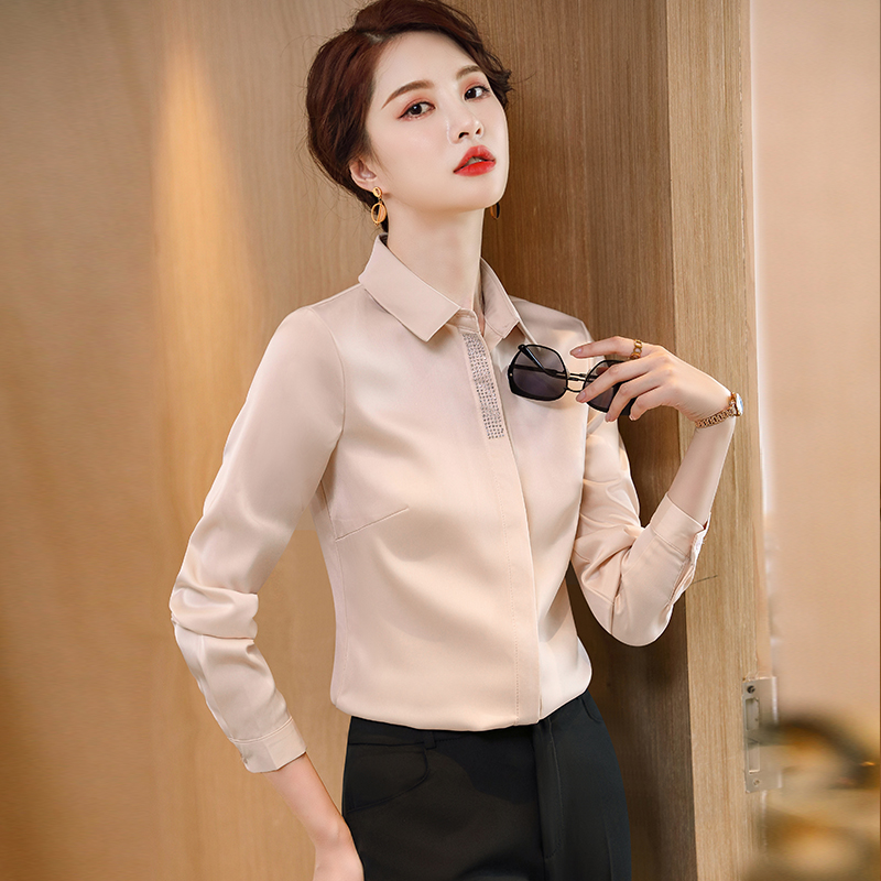 Autumn and Winter New Velvet Thickened Shirt for Women 2025 New Casual Versatile Simple Style Interior Bottom Shirt Autumn and Winter New Velvet Thickened Shirt for Women 2025 New Casual Versatile Simple Style Interior Bottom Shirt