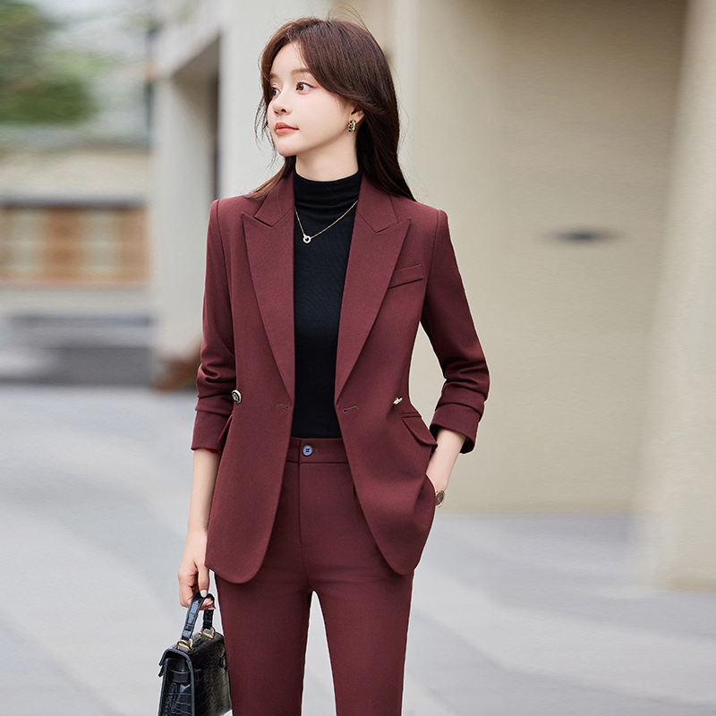 Unique design sense, rear split suit for women, autumn and winter new item, one button slim fit commuting workwear, wool suit Unique design sense, rear split suit for women, autumn and winter new item, one button slim fit commuting workwear, wool suit