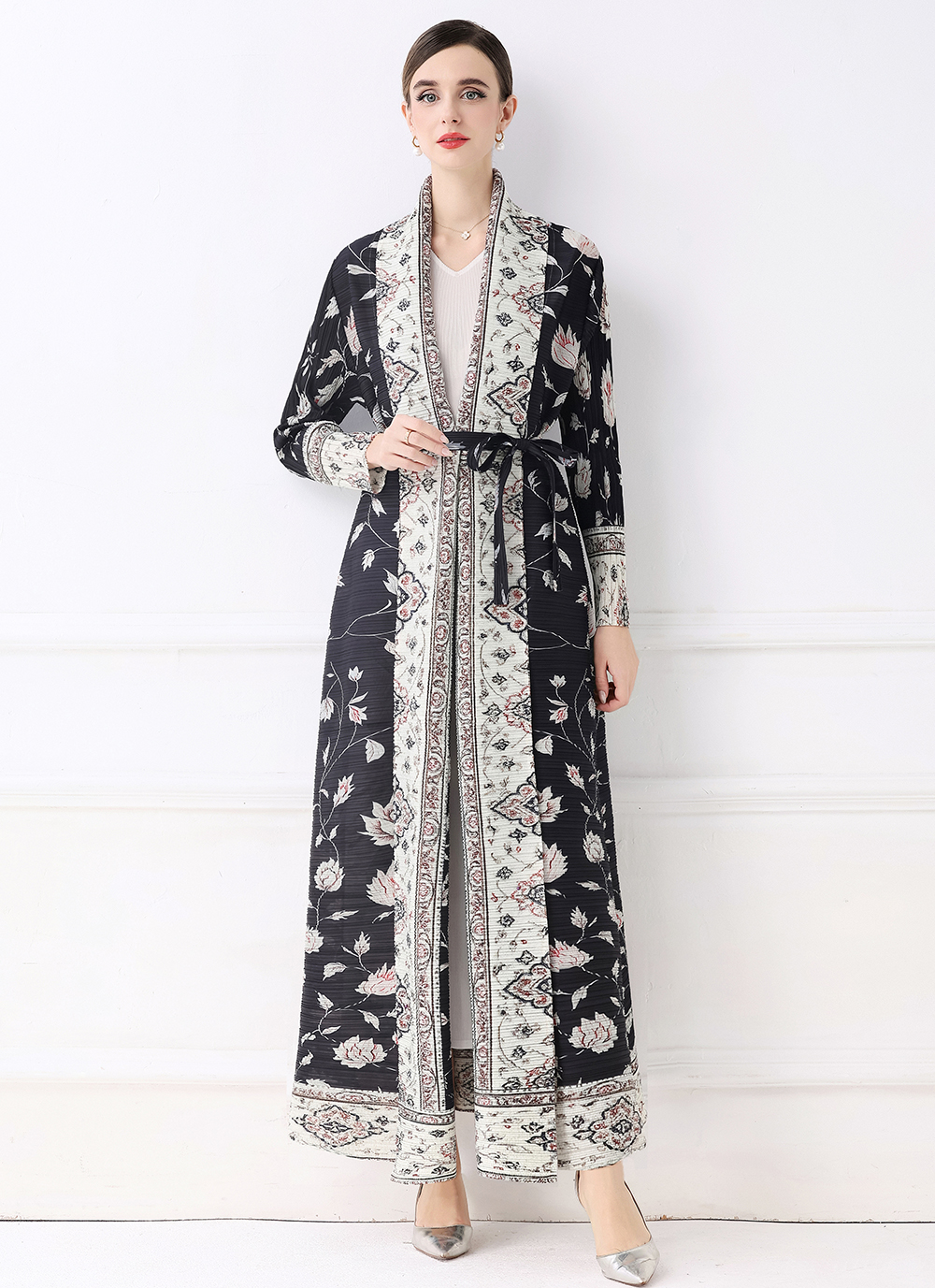 Factory direct sales of Miyake pleated early autumn pleated loose plus size printed outerwear Factory direct sales of Miyake pleated early autumn pleated loose plus size printed outerwear