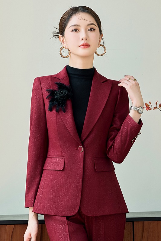 Small professional workwear suit for women in autumn 2025, slim fit and slimming, one button commuting style suit Small professional workwear suit for women in autumn 2025, slim fit and slimming, one button commuting style suit