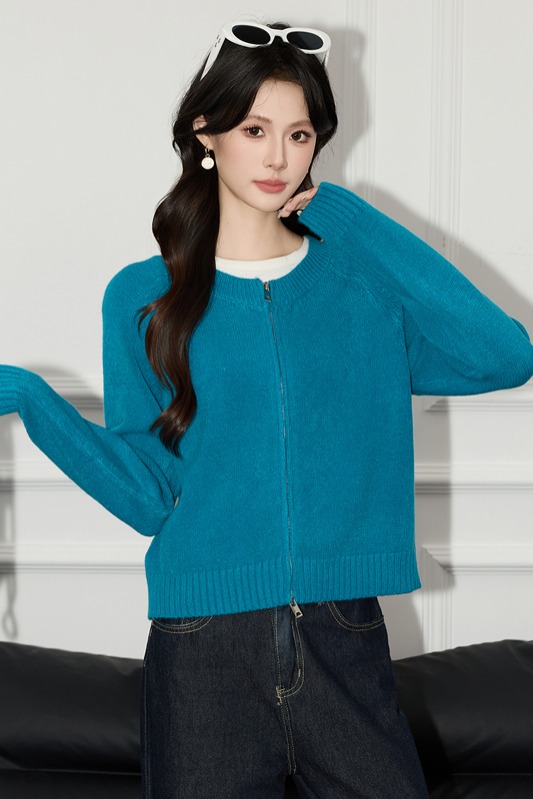 Blue double zipper knitted cardigan for women in early autumn 2025, new fashionable and stylish casual versatile short style solid color top Blue double zipper knitted cardigan for women in early autumn 2025, new fashionable and stylish casual versatile short style solid color top