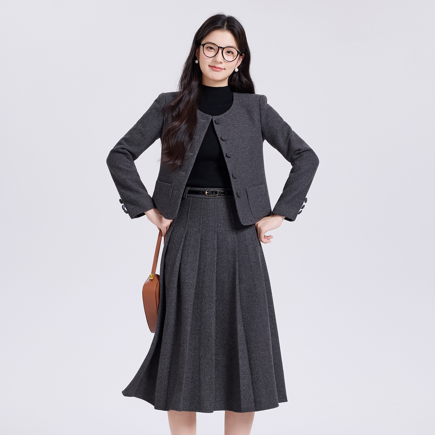 Ladies' temperament, single breasted short jacket, women's autumn outfit design, western-style socialite, small fragrance style suit, half skirt set Ladies' temperament, single breasted short jacket, women's autumn outfit design, western-style socialite, small fragrance style suit, half skirt set