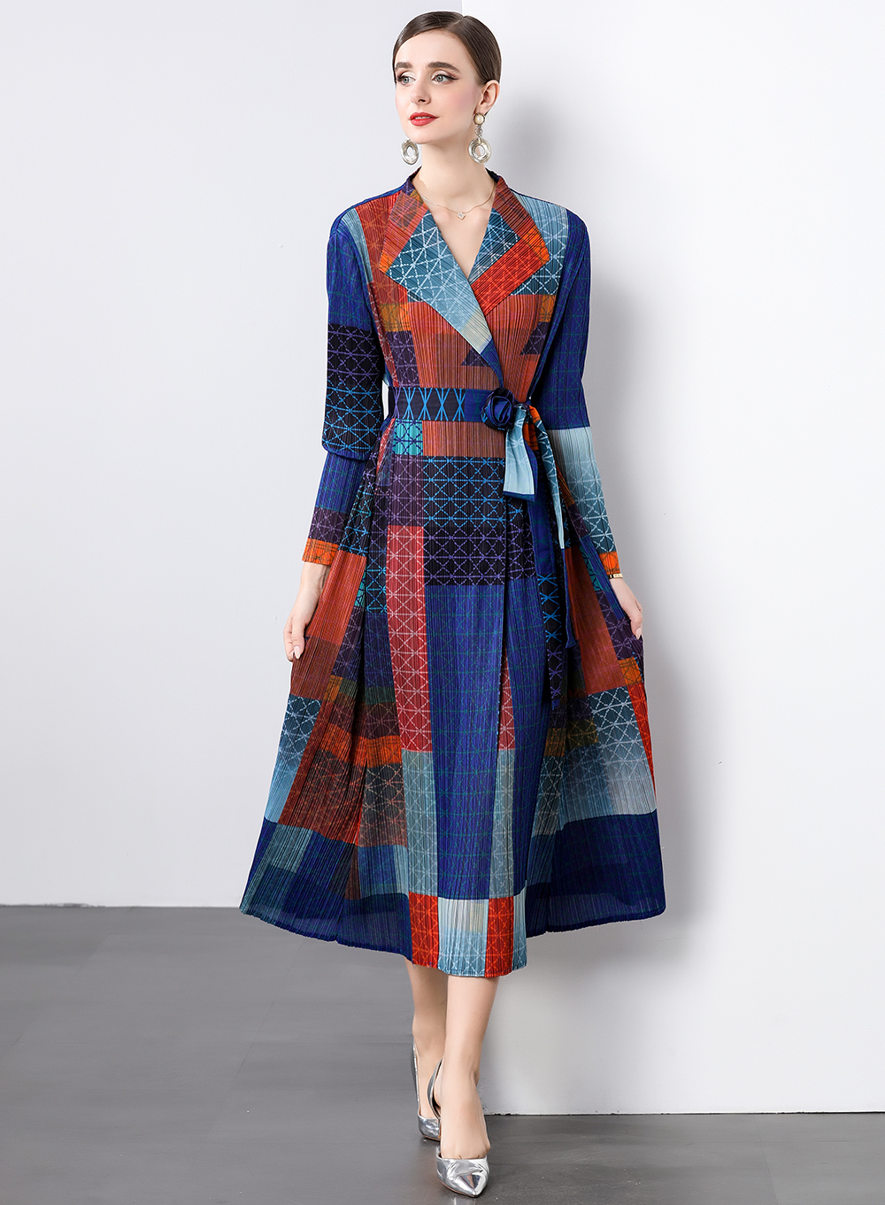 Factory direct sales of Miyake pleated early autumn pleated loose plus size printed outerwear