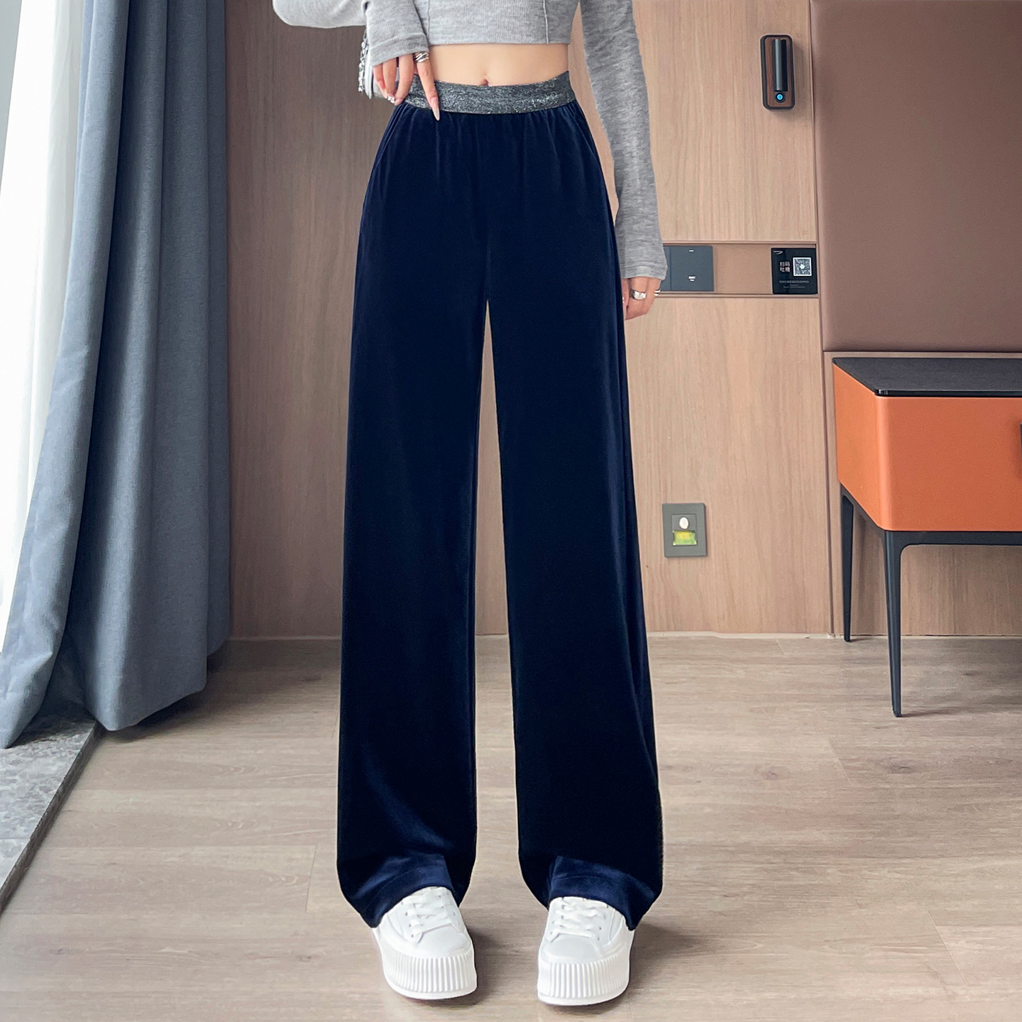 Fashionable, minimalist, and high-end gold velvet casual pants for women in autumn 2025. New design with a niche and versatile wide leg pants