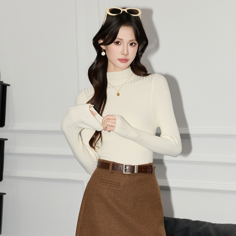 Half high neck sweater for women, 2025 early autumn new style, slim fit, slimming temperament, casual versatile knit sweater, small top Half high neck sweater for women, 2025 early autumn new style, slim fit, slimming temperament, casual versatile knit sweater, small top