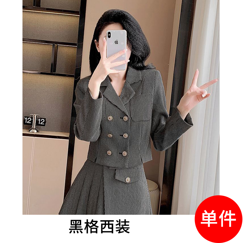 Short double breasted suit jacket for women in early autumn, fashionable and simple temperament, small fragrance style commuting suit set Short double breasted suit jacket for women in early autumn, fashionable and simple temperament, small fragrance style commuting suit set