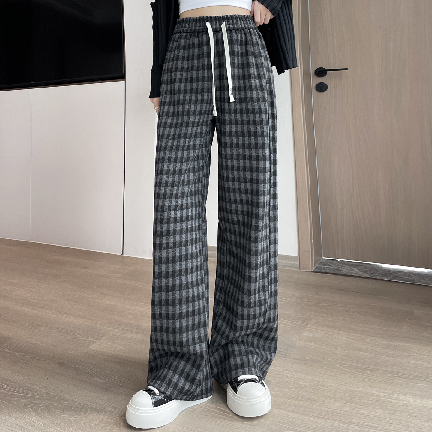 Retro plaid casual pants for women in autumn 2025, new fashionable and simple design style, temperament and casual versatile wide leg pants Retro plaid casual pants for women in autumn 2025, new fashionable and simple design style, temperament and casual versatile wide leg pants