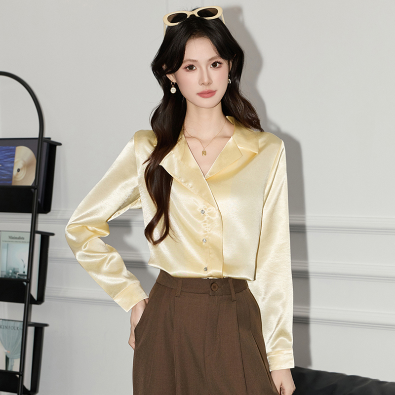 Western style age reducing yellow shirt, women's autumn new style fashionable and simple OL casual versatile temperament V-neck shirt Western style age reducing yellow shirt, women's autumn new style fashionable and simple OL casual versatile temperament V-neck shirt