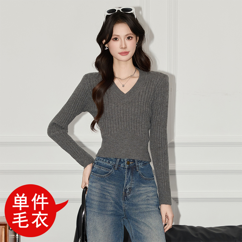 High waisted short sweater women's 2025 autumn outfit new slim fit and slimming temperament small casual versatile V-neck top High waisted short sweater women's 2025 autumn outfit new slim fit and slimming temperament small casual versatile V-neck top