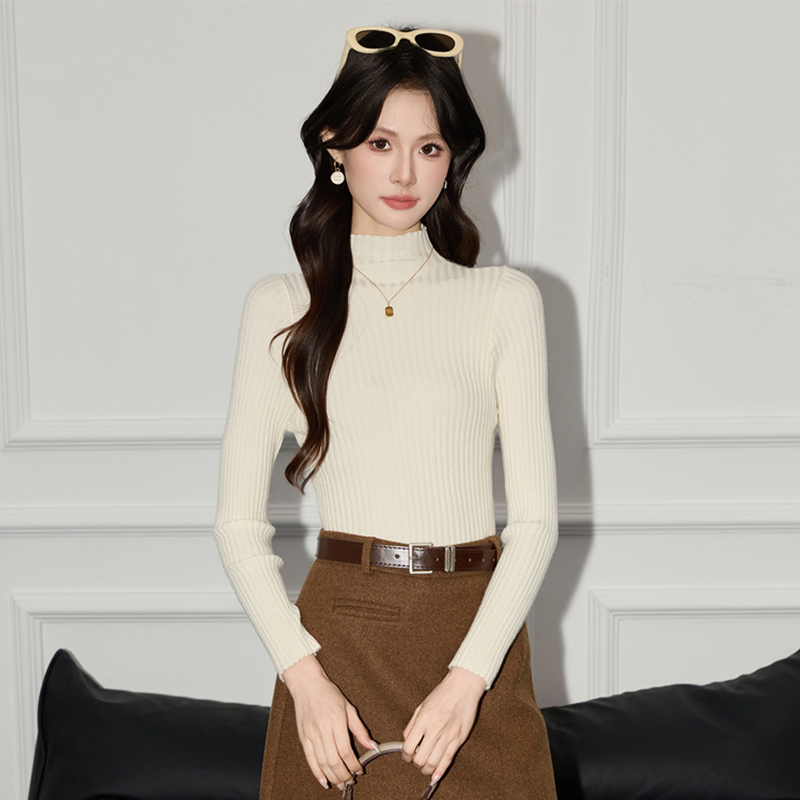 Half high neck sweater for women, 2025 early autumn new style, slim fit, slimming temperament, casual versatile knit sweater, small top Half high neck sweater for women, 2025 early autumn new style, slim fit, slimming temperament, casual versatile knit sweater, small top