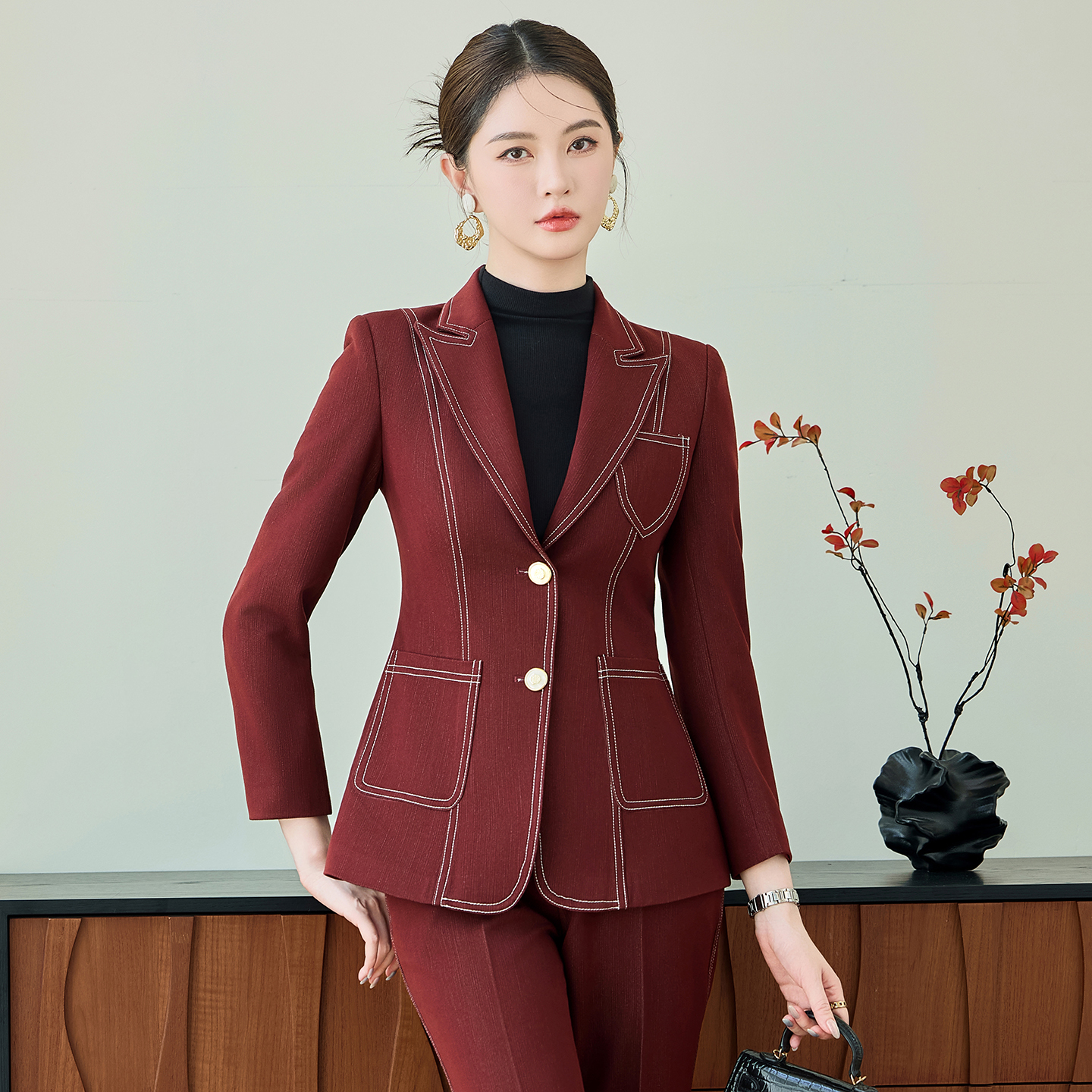 Design sense slim fit professional suit set for women 2025 early autumn new style simple and capable temperament commuting formal suit
