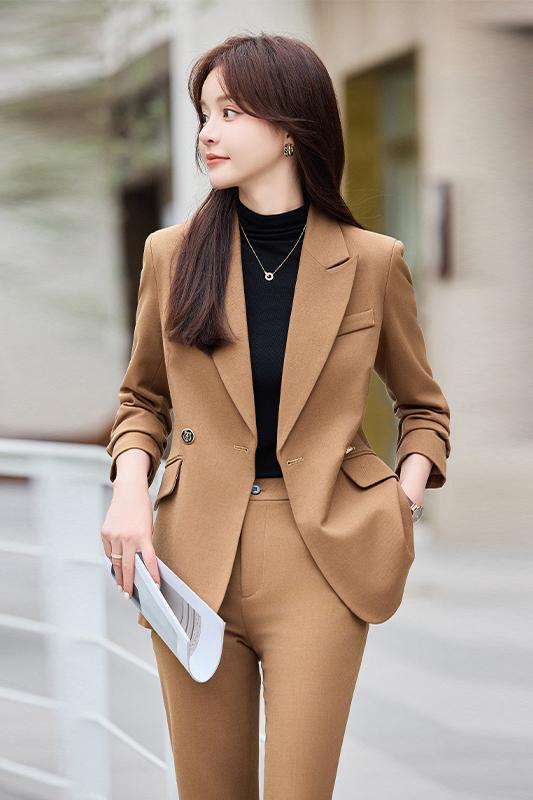 Unique design sense, rear split suit for women, autumn and winter new item, one button slim fit commuting workwear, wool suit Unique design sense, rear split suit for women, autumn and winter new item, one button slim fit commuting workwear, wool suit