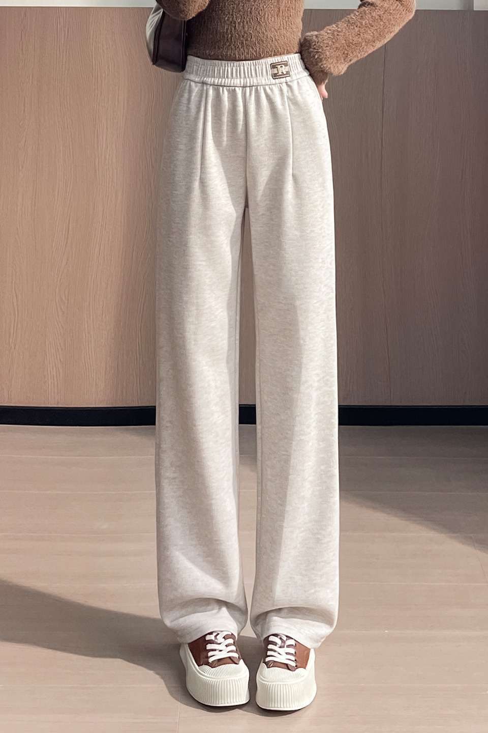 High waisted narrow version wide leg pants for women in autumn and winter 2025, new style with a hanging feel, large size, loose fit, slimming and versatile straight leg casual pants High waisted narrow version wide leg pants for women in autumn and winter 2025, new style with a hanging feel, large size, loose fit, slimming and versatile straight leg casual pants