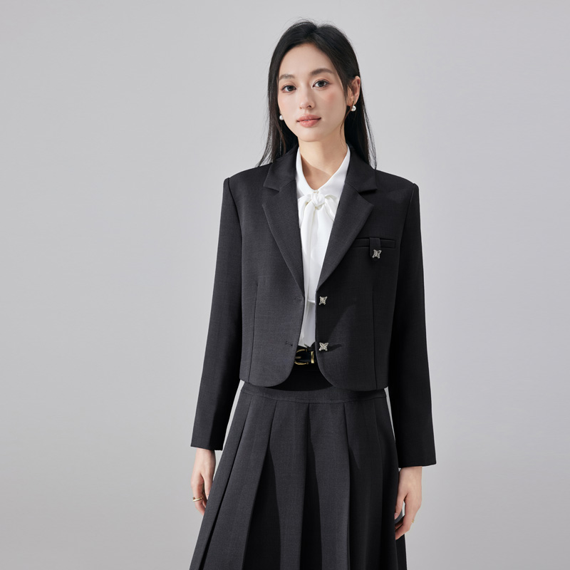 Small suit, half skirt, two-piece set, professional women's clothing, 2025 autumn new design, simple and versatile suit Small suit, half skirt, two-piece set, professional women's clothing, 2025 autumn new design, simple and versatile suit