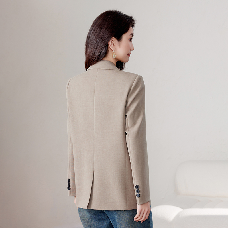 Fashion suit jacket for women in Spring and Autumn 2025, new high-end style, casual and slim fit, Korean version small suit for slimming Fashion suit jacket for women in Spring and Autumn 2025, new high-end style, casual and slim fit, Korean version small suit for slimming