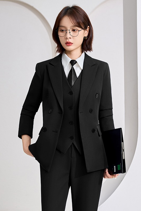 Thin black suit, vest pants, three piece set, professional women's clothing, 2025 autumn slim fit temperament, commuting work clothes Thin black suit, vest pants, three piece set, professional women's clothing, 2025 autumn slim fit temperament, commuting work clothes