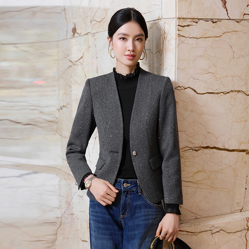 Small stature, collarless suit jacket, women's 2025 early autumn new design, niche commuting versatile small suit Small stature, collarless suit jacket, women's 2025 early autumn new design, niche commuting versatile small suit