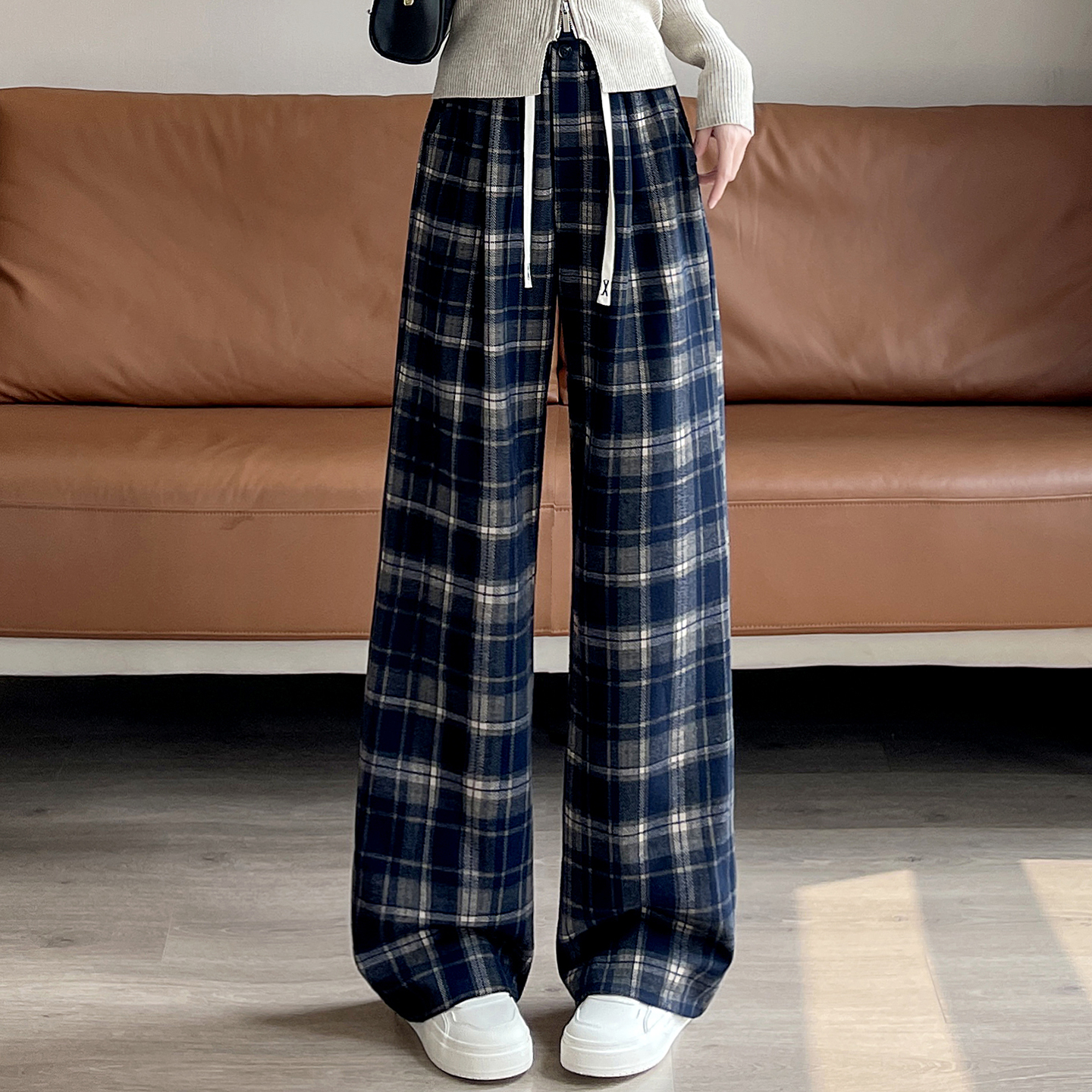 Retro temperament checkered casual pants for women in early autumn 2025, fashionable and simple temperament, casual and versatile elastic wide leg pants Retro temperament checkered casual pants for women in early autumn 2025, fashionable and simple temperament, casual and versatile elastic wide leg pants