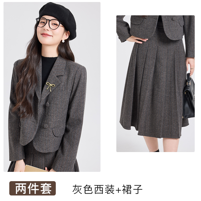 Short and petite suit, half skirt set, women's autumn fashion, Korean version, ladylike temperament, socialite's small fragrant style jacket Short and petite suit, half skirt set, women's autumn fashion, Korean version, ladylike temperament, socialite's small fragrant style jacket