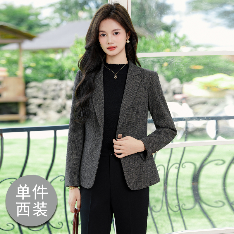 Small slim fit suit jacket for women in the autumn of 2025, simple and capable temperament, one button commuting suit Small slim fit suit jacket for women in the autumn of 2025, simple and capable temperament, one button commuting suit