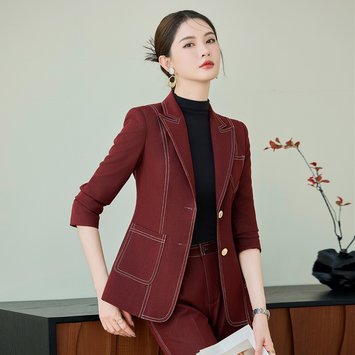 Design sense slim fit professional suit set for women 2025 early autumn new style simple and capable temperament commuting formal suit Design sense slim fit professional suit set for women 2025 early autumn new style simple and capable temperament commuting formal suit