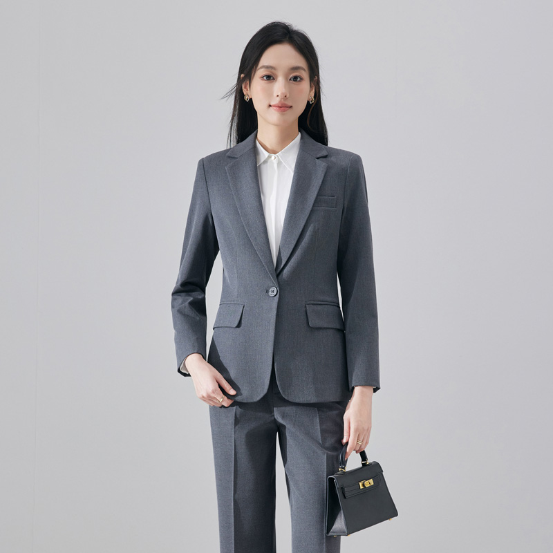 Commuting slim fit one button suit set for women in the autumn of 2025, featuring a slimming and goddess like style commuting mini suit Commuting slim fit one button suit set for women in the autumn of 2025, featuring a slimming and goddess like style commuting mini suit