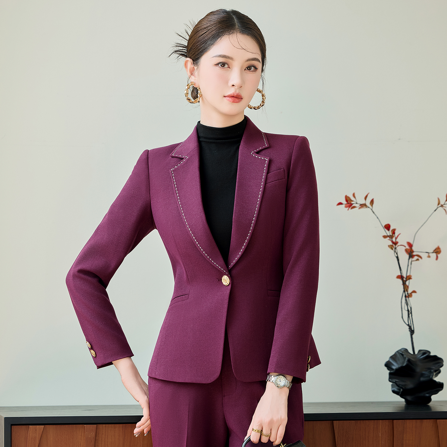 2025 high-end purple suit jacket for women in autumn, simple and capable temperament, slim fit one button suit set 2025 high-end purple suit jacket for women in autumn, simple and capable temperament, slim fit one button suit set