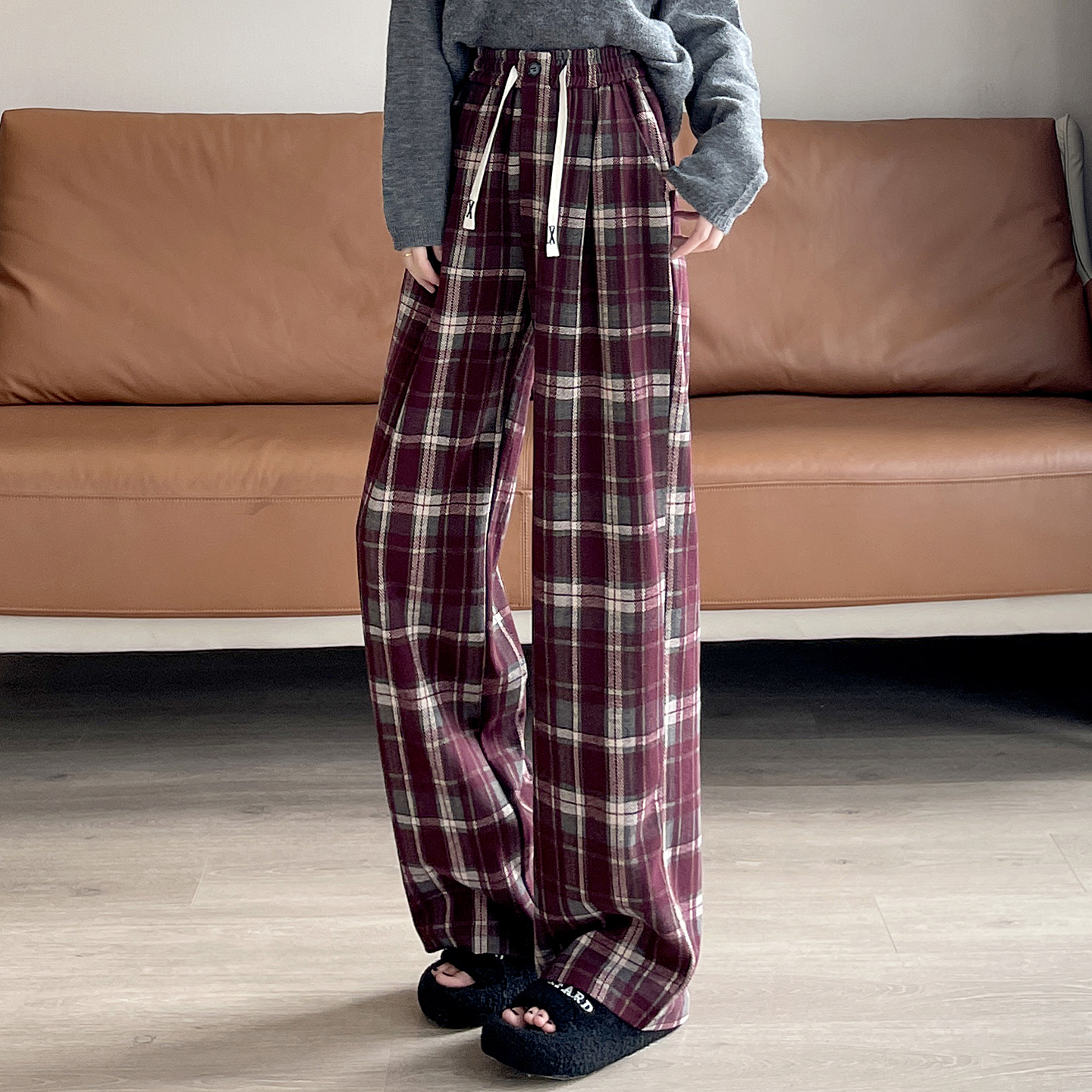 Retro temperament checkered casual pants for women in early autumn 2025, fashionable and simple temperament, casual and versatile elastic wide leg pants Retro temperament checkered casual pants for women in early autumn 2025, fashionable and simple temperament, casual and versatile elastic wide leg pants
