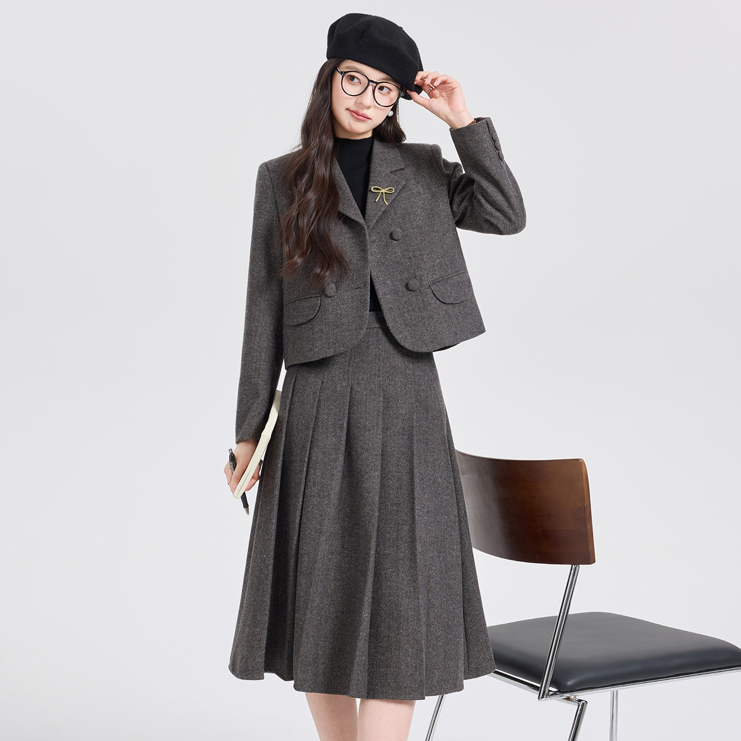 Short and petite suit, half skirt set, women's autumn fashion, Korean version, ladylike temperament, socialite's small fragrant style jacket Short and petite suit, half skirt set, women's autumn fashion, Korean version, ladylike temperament, socialite's small fragrant style jacket