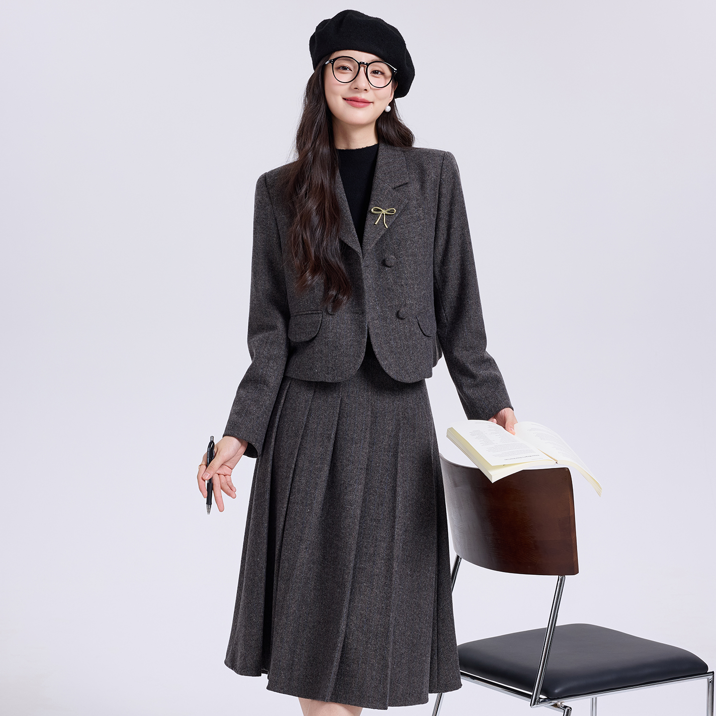 Short and petite suit, half skirt set, women's autumn fashion, Korean version, ladylike temperament, socialite's small fragrant style jacket Short and petite suit, half skirt set, women's autumn fashion, Korean version, ladylike temperament, socialite's small fragrant style jacket