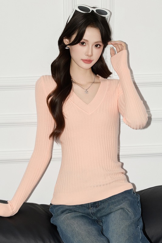 Temperament V-neck sweater women's 2025 autumn and winter new slim fit and slimming design sense niche casual versatile base shirt Temperament V-neck sweater women's 2025 autumn and winter new slim fit and slimming design sense niche casual versatile base shirt