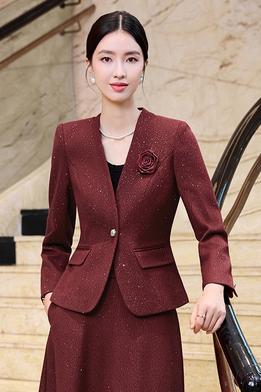 Slimming and slimming V-neck suit jacket for women in autumn, fashionable and simple temperament, versatile suit and skirt set for commuting Slimming and slimming V-neck suit jacket for women in autumn, fashionable and simple temperament, versatile suit and skirt set for commuting