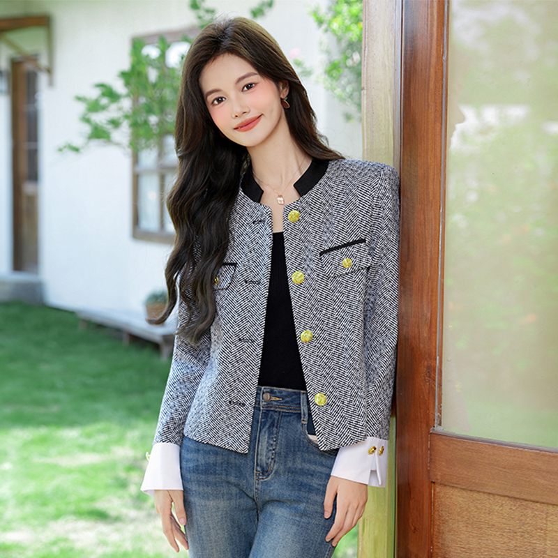 Ladies' temperament short jacket for women 2025 early autumn new style fashionable and simple temperament small fragrance commuting versatile top