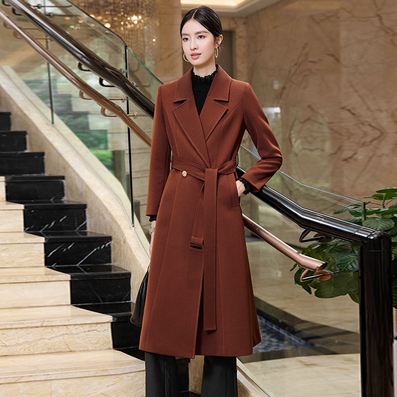 Tall, medium to long windbreaker for women in early autumn 2025, new lace up waist cinching and slimming style, goddess style long sleeved jacket