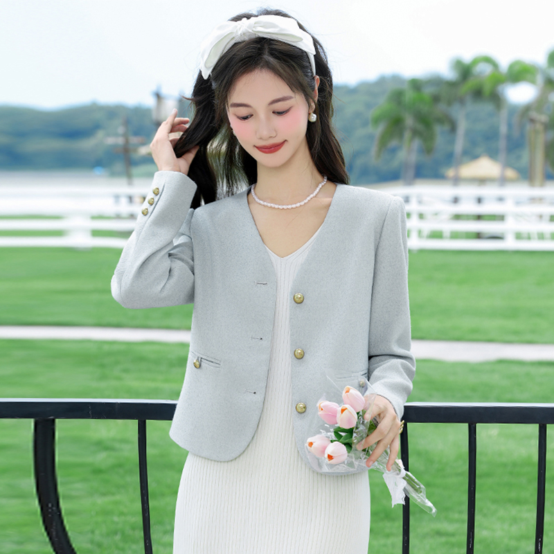 Socialite temperament, small stature, V-neck short jacket, women's early autumn new style, fashionable, western-style, casual, versatile, small fragrant style top Socialite temperament, small stature, V-neck short jacket, women's early autumn new style, fashionable, western-style, casual, versatile, small fragrant style top