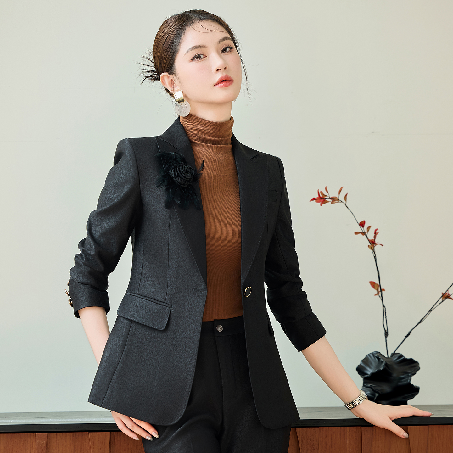 Design sense, temperament, long sleeved suit jacket, women's autumn slimming and high-end professional formal suit two-piece set Design sense, temperament, long sleeved suit jacket, women's autumn slimming and high-end professional formal suit two-piece set