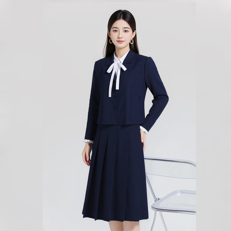 Minimalist temperament, grey suit, half skirt set, women's autumn 2025 design sense, niche, versatile, long sleeved, niche Minimalist temperament, grey suit, half skirt set, women's autumn 2025 design sense, niche, versatile, long sleeved, niche