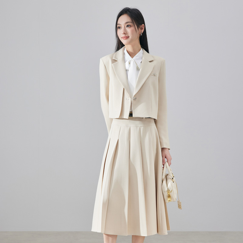 Short suit half skirt two-piece set professional women's clothing 2025 autumn new design sense temperament commuting small suit Short suit half skirt two-piece set professional women's clothing 2025 autumn new design sense temperament commuting small suit