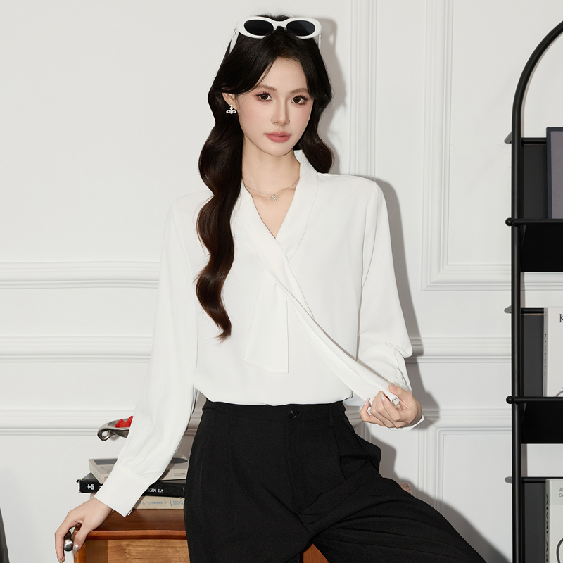 Temperament V-neck ribbon shirt for women in autumn 2025, new casual and versatile OL fashion, simple and stylish long sleeved shirt Temperament V-neck ribbon shirt for women in autumn 2025, new casual and versatile OL fashion, simple and stylish long sleeved shirt