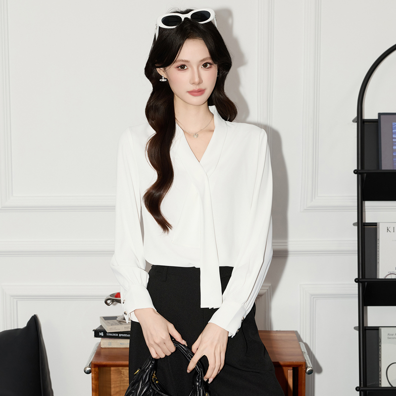 Temperament V-neck ribbon shirt for women in autumn 2025, new casual and versatile OL fashion, simple and stylish long sleeved shirt Temperament V-neck ribbon shirt for women in autumn 2025, new casual and versatile OL fashion, simple and stylish long sleeved shirt