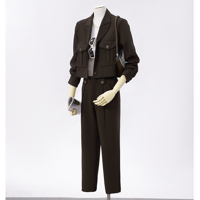 2025 autumn short suit set, women's unique design, niche temperament, goddess style commuting professional work clothes 2025 autumn short suit set, women's unique design, niche temperament, goddess style commuting professional work clothes