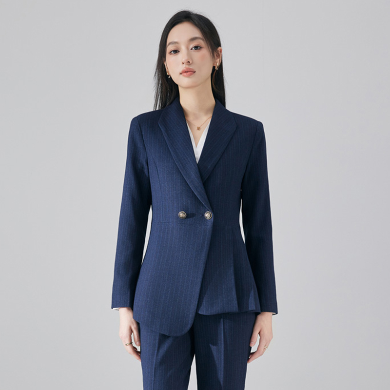 Minimalist temperament striped suit jacket for women in autumn, slim fit and slimming for commuting, formal attire, professional work clothes, suit set Minimalist temperament striped suit jacket for women in autumn, slim fit and slimming for commuting, formal attire, professional work clothes, suit set