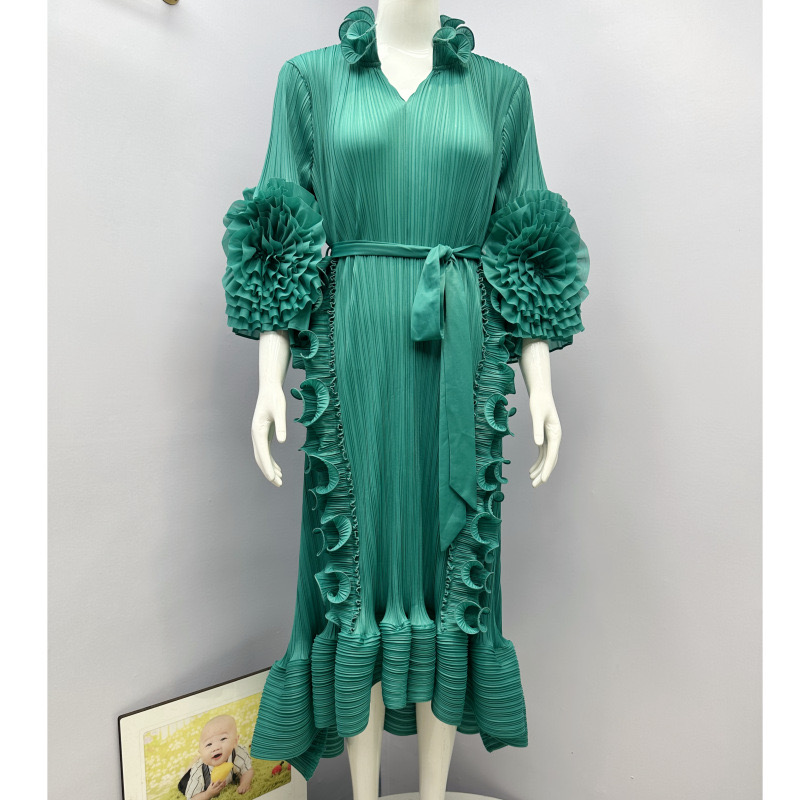 Sanzhai Foreign Trade European and American Style Black Fungus Edge Folded Dress with a Light and Mature Style, Three Dimensional Flower Solid Color, Large Skirt for Women Sanzhai Foreign Trade European and American Style Black Fungus Edge Folded Dress with a Light and Mature Style, Three Dimensional Flower Solid Color, Large Skirt for Women