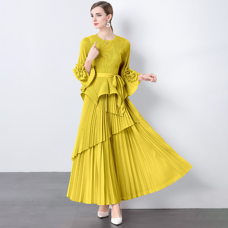 Miyake Cross border European and American Women Hand Embroidered Nail Beads Irregular Wrinkle Design Feel Loose Top Loose pleated Skirt Miyake Cross border European and American Women Hand Embroidered Nail Beads Irregular Wrinkle Design Feel Loose Top Loose pleated Skirt