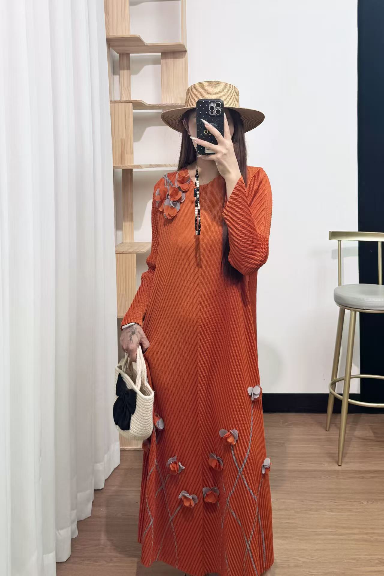 Autumn pleated new belt design with three-dimensional flower decoration cross-border dress, European, American, African printed long skirt Autumn pleated new belt design with three-dimensional flower decoration cross-border dress, European, American, African printed long skirt