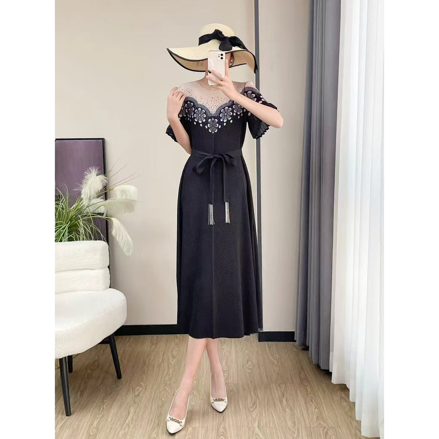 Sanzhai foreign trade printed dragon scale pleated trumpet sleeve loose dress design sense lace up high-end pleated dress Sanzhai foreign trade printed dragon scale pleated trumpet sleeve loose dress design sense lace up high-end pleated dress