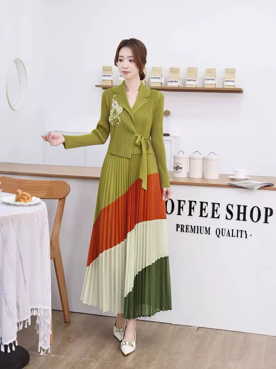 Miyake Cross border Design with Fold Fake Two piece sequin 3D Decoration Loose pleated Skirt Long Sleeve High Waist Dress Miyake Cross border Design with Fold Fake Two piece sequin 3D Decoration Loose pleated Skirt Long Sleeve High Waist Dress